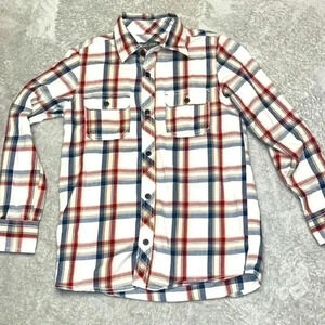 Super cute , plaid button down